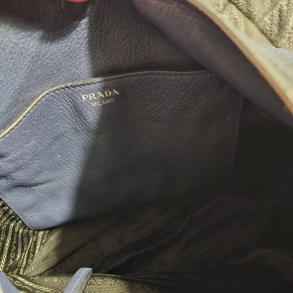 Authenticated Prada Expandable Zip Around Hobo Cervo Leather Navy Blue - Picture 6 of 16